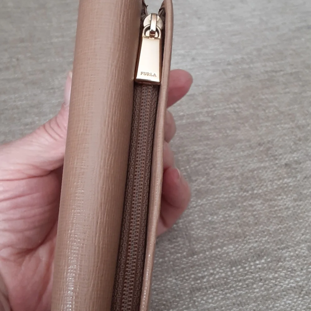 Furla chic wallet
